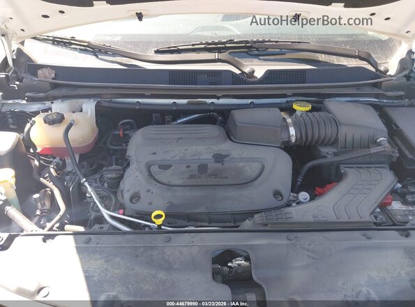 2C4RC1GG4LR238418 2020 CHRYSLER PACIFICA Белый Вид сзади