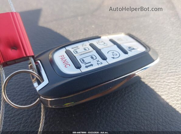 2C4RC1GG4LR238418 2020 CHRYSLER PACIFICA Белый Вид панели приборов