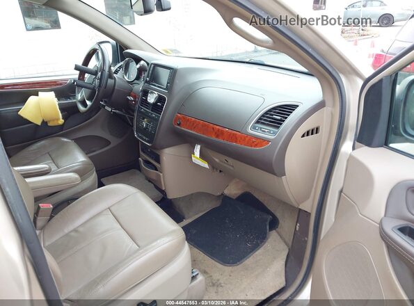 2C4RC1GG6GR158222 2016 CHRYSLER TOWN & COUNTRY Желто-коричневый Вид салона спереди