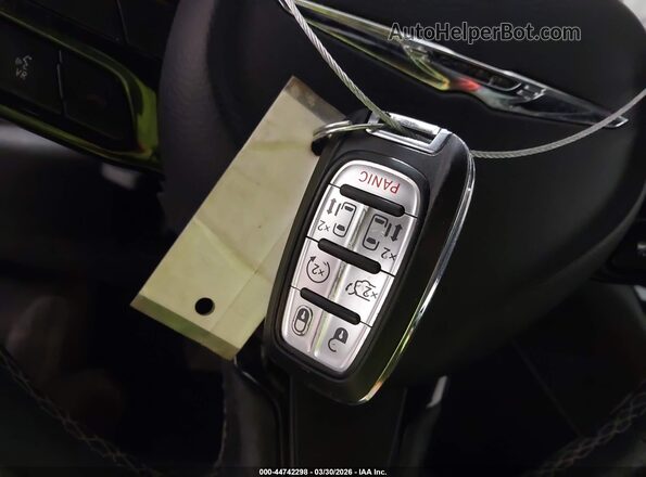 2C4RC1GG7JR350692 2018 CHRYSLER PACIFICA Синий Вид панели приборов
