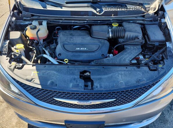 2C4RC1GG8KR508281 2019 CHRYSLER PACIFICA Silver ძრავის განყოფილების ხედი