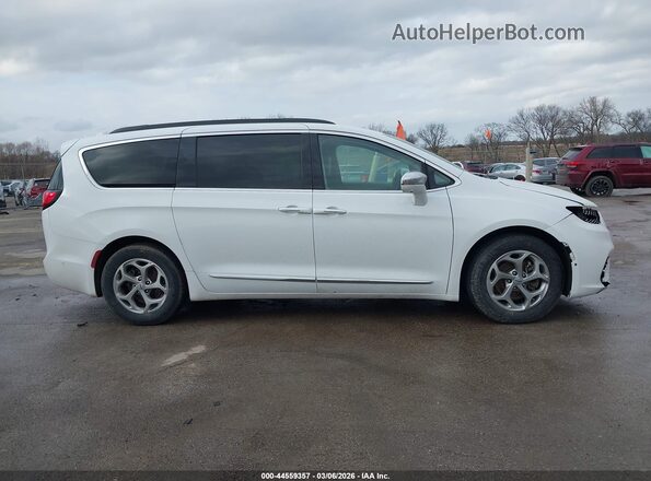 2C4RC1GG9NR139080 2022 CHRYSLER PACIFICA Белый Вид задней части салона