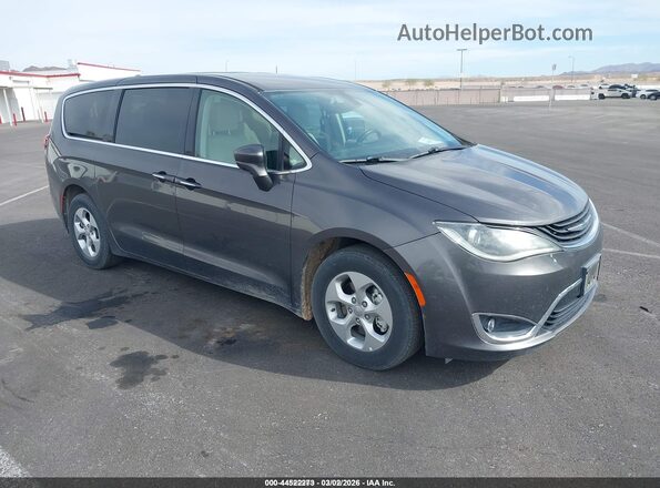 2C4RC1H79HR765084 2017 CHRYSLER PACIFICA Серый Передняя правая четверть