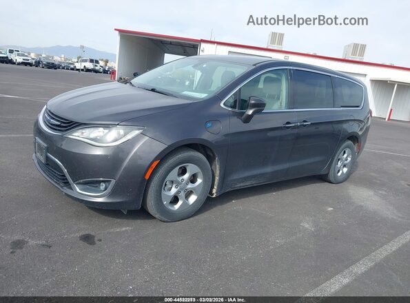 2C4RC1H79HR765084 2017 CHRYSLER PACIFICA Серый 