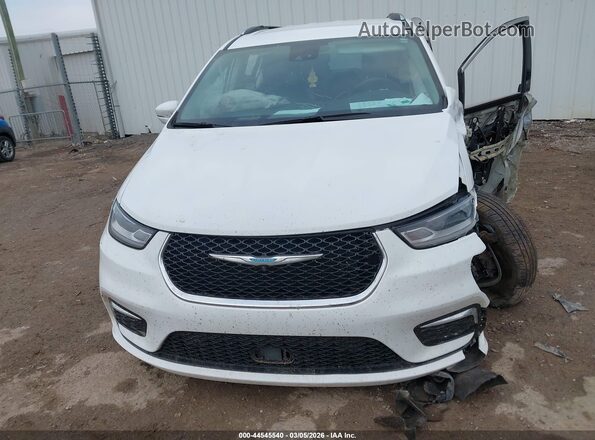2C4RC1L74MR596965 2021 CHRYSLER PACIFICA Белый Вид панели приборов