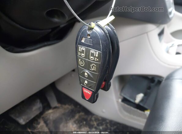 2C4RDGCG7HR730812 2017 DODGE GRAND CARAVAN Navy Вид панели приборов