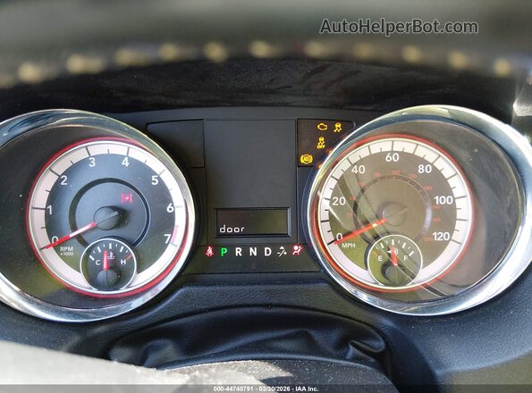 2C4RDGCG8LR154009 2020 DODGE GRAND CARAVAN Maroon Vista de los asientos traseros