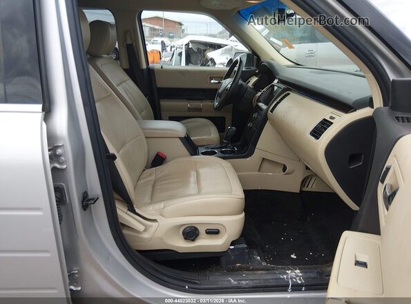 2FMHK6C81HBA09572 2017 FORD FLEX Серебряный Вид салона спереди