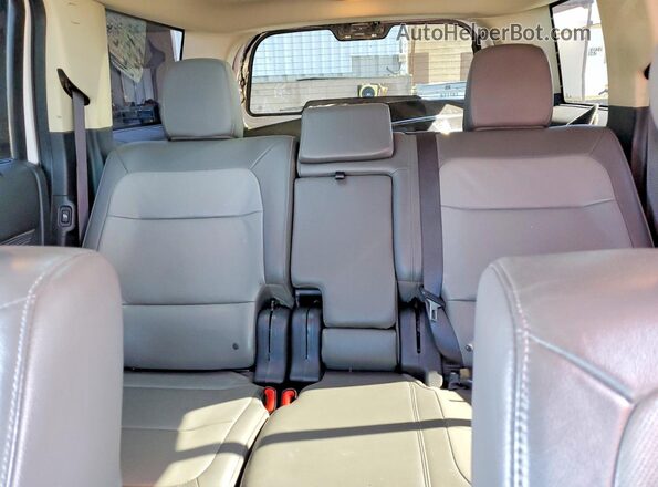 2FMHK6C82KBA22063 2019 FORD FLEX White Widok tylnych siedzeń