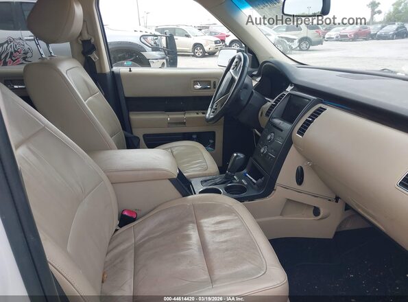 2FMHK6C88GBA04772 2016 FORD FLEX Белый Вид салона спереди