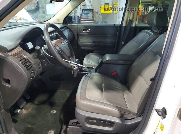 2FMHK6DT2JBA19620 2018 FORD FLEX Белый Вид салона спереди