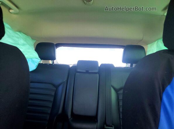 2FMPK3J81JBB28032 2018 FORD EDGE Silver Widok tylnych siedzeń
