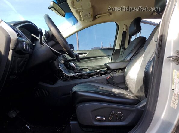 2FMPK3K91JBB41239 2018 FORD EDGE Серебряный Вид салона спереди