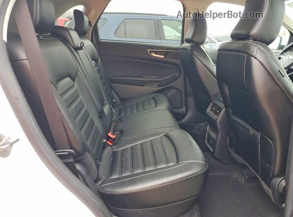 2FMPK4J94NBA05393 2022 FORD EDGE White Widok wnętrza z tyłu