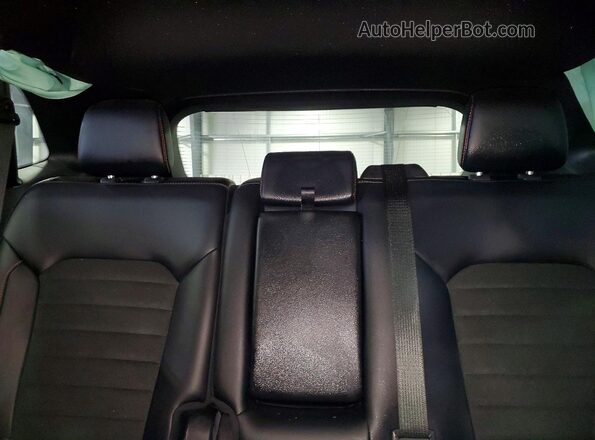 2FMPK4J96RBB11396 2024 FORD EDGE Blue Widok tylnych siedzeń