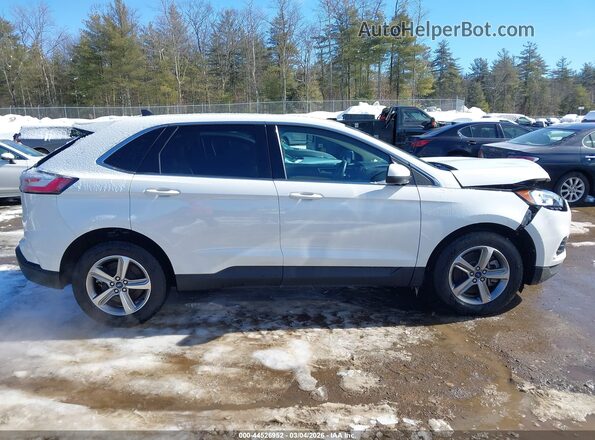2FMPK4J9XNBA34719 2022 FORD EDGE White Widok wnętrza z tyłu