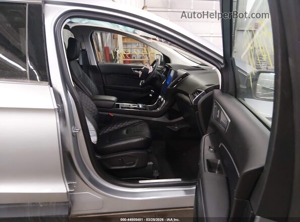 2FMPK4K92RBA01136 2024 FORD EDGE Silver Widok wnętrza z przodu