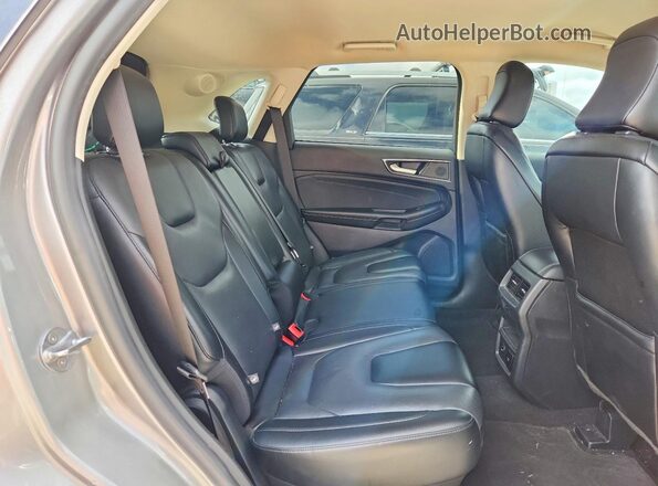 2FMPK4K95NBA08902 2022 FORD EDGE Silver Widok wnętrza z tyłu
