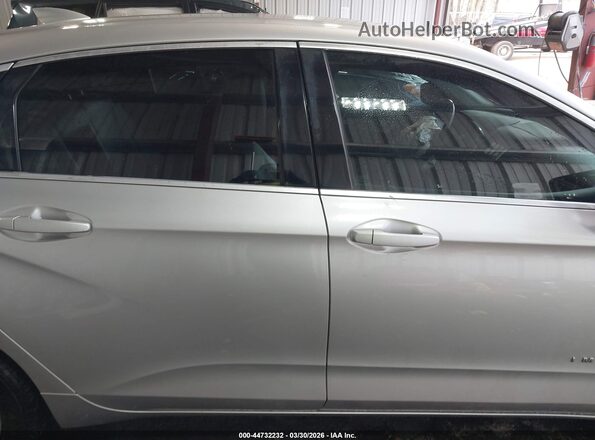 2G1105SA2G9171087 2016 CHEVROLET IMPALA Silver Вид задньої частини салону