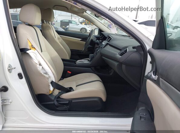 2HGFC2F51JH564271 2018 HONDA CIVIC Белый Вид салона спереди