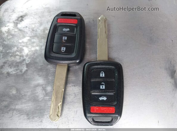 2HGFC2F51JH564271 2018 HONDA CIVIC Белый Вид панели приборов