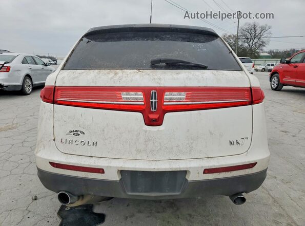 2LMHJ5AT1HBL00789 2017 LINCOLN MKT Белый Вид сзади