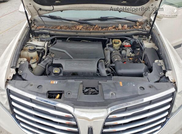 2LMHJ5AT1HBL00789 2017 LINCOLN MKT Белый Вид подкапотного пространства