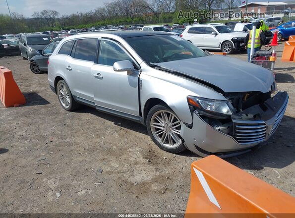2LMHJ5AT6JBL00857 2018 LINCOLN MKT Silver Delantero derecho