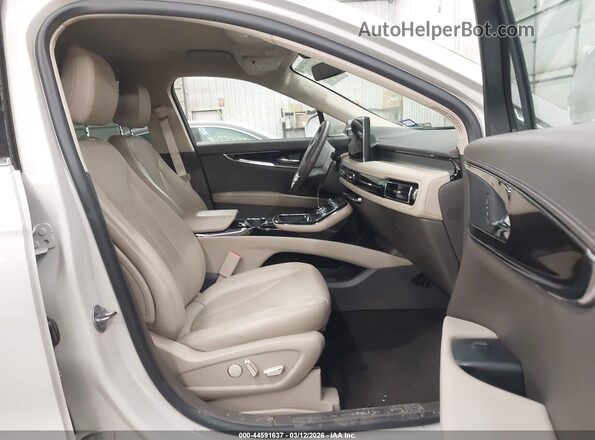2LMPJ6J98NBL00869 2022 LINCOLN NAUTILUS Кремовый Вид салона спереди