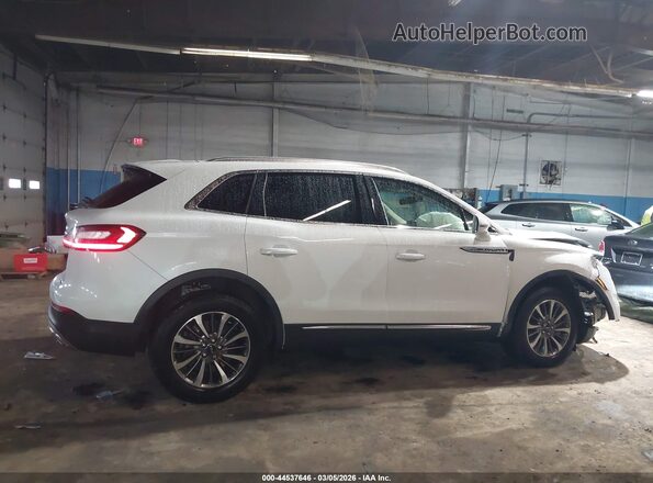 2LMPJ8J98PBL00739 2023 LINCOLN NAUTILUS White Vista interior trasera
