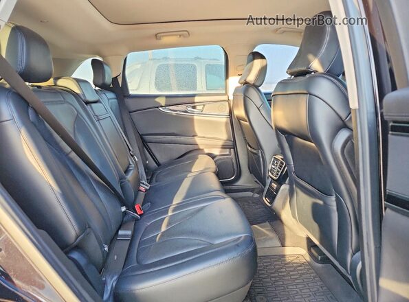 2LMPJ8K99NBL08778 2022 LINCOLN NAUTILUS Черный Вид задней части салона