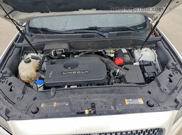 2LMPJ8L90KBL16732 2019 LINCOLN NAUTILUS White Widok wnętrza z tyłu