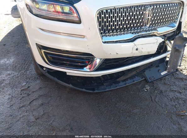 2LMPJ8L9XKBL64982 2019 LINCOLN NAUTILUS White 