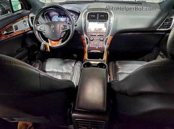 2LMPJ8LP2HBL52963 2017 LINCOLN MKX Черный Вид панели приборов