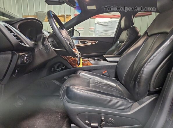 2LMPJ8LP2HBL52963 2017 LINCOLN MKX Черный Вид салона спереди