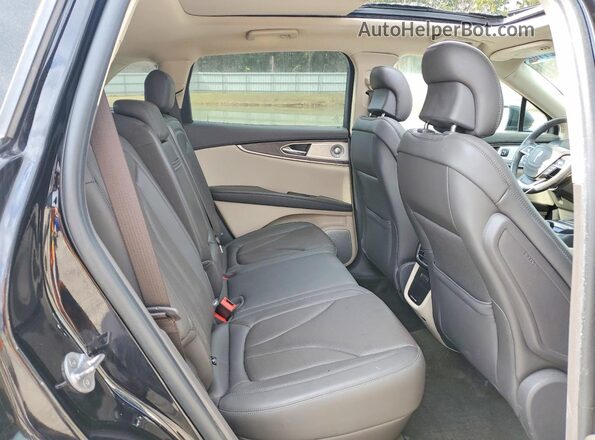 2LMPJ8LP7KBL35034 2019 LINCOLN NAUTILUS Черный Вид задней части салона