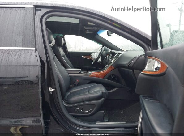 2LMPJ8LPXKBL56167 2019 LINCOLN NAUTILUS Черный Вид салона спереди