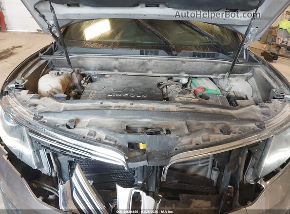 2LMPJ8LR2JBL11174 2018 LINCOLN MKX Tan Rear view