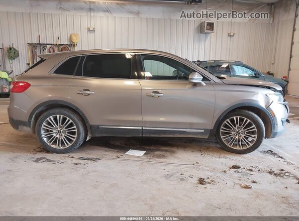 2LMPJ8LR2JBL11174 2018 LINCOLN MKX Tan Rear interior view