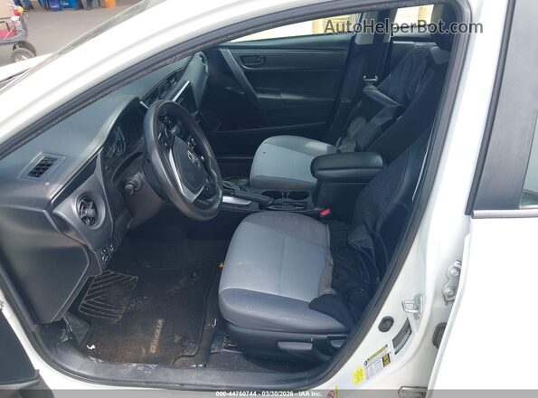 2T1BURHE2JC024311 2018 TOYOTA LL White Вид салону спереду