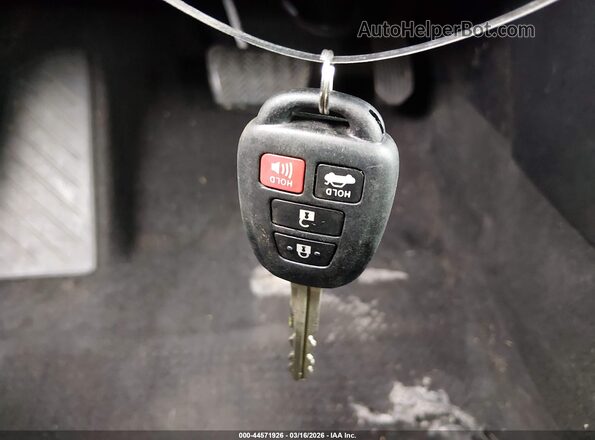 2T1BURHE2KC154669 2019 TOYOTA LL Серый Вид панели приборов