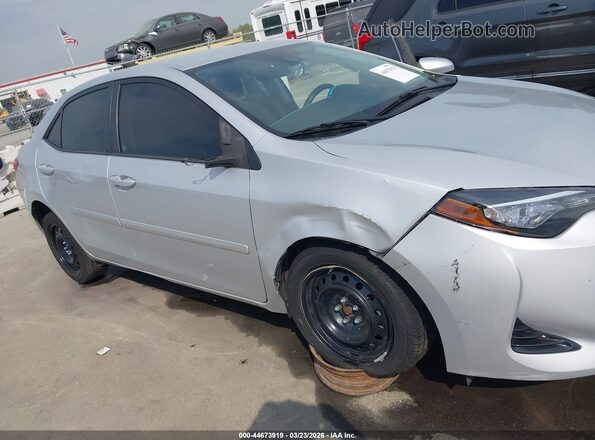 2T1BURHE5HC847678 2017 TOYOTA LL Серебряный Вид спереди