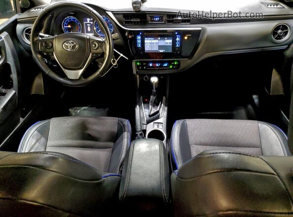 2T1BURHEXHC864735 2017 TOYOTA LL Коричневый Вид панели приборов