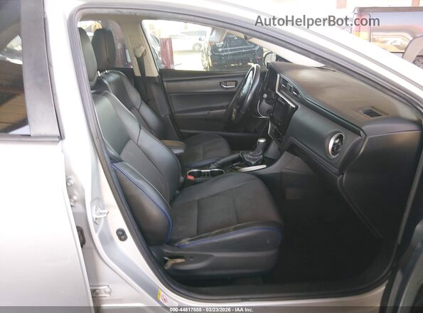 2T1BURHEXJC105427 2018 TOYOTA LL Серебряный Вид салона спереди