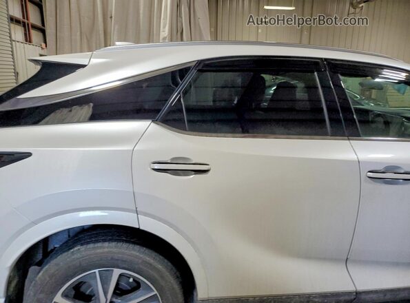 2T2BAMCA2SC091651 2025 LEXUS RX White უკანა სავარძლების ხედი