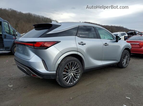 2T2BAMCA8PC021076 2023 LEXUS RX Silver Задня права чверть