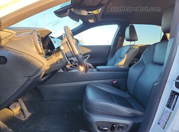 2T2BBMCA2RC040559 2024 LEXUS RX Белый Вид салона спереди