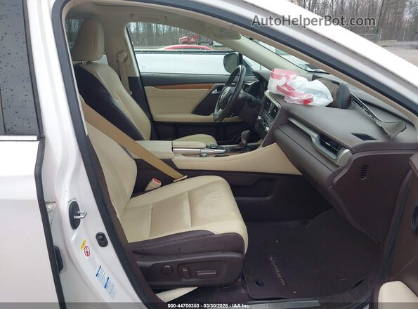 2T2BZMCA1HC056181 2017 LEXUS RX 350 Белый Вид салона спереди