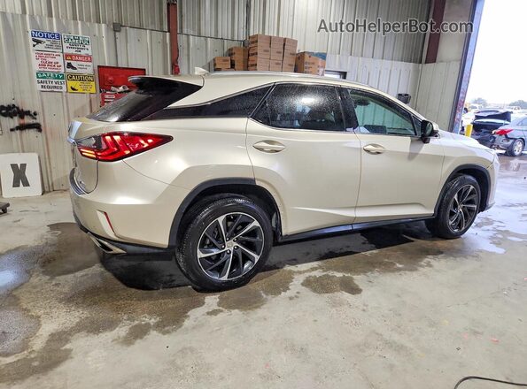 2T2BZMCA2HC092946 2017 LEXUS RX Кремовый Задняя правая четверть