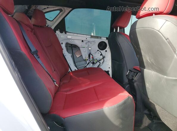 2T2GGCEZ4TC103169 2026 LEXUS NX Белый Вид задней части салона